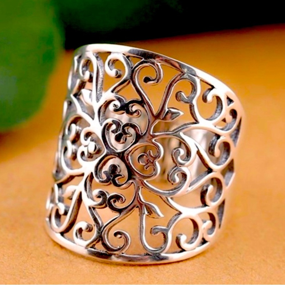 NWT Wide Hollow Flower Vintage 925 Pure Silver Women’s Ring. Adjustable Opening